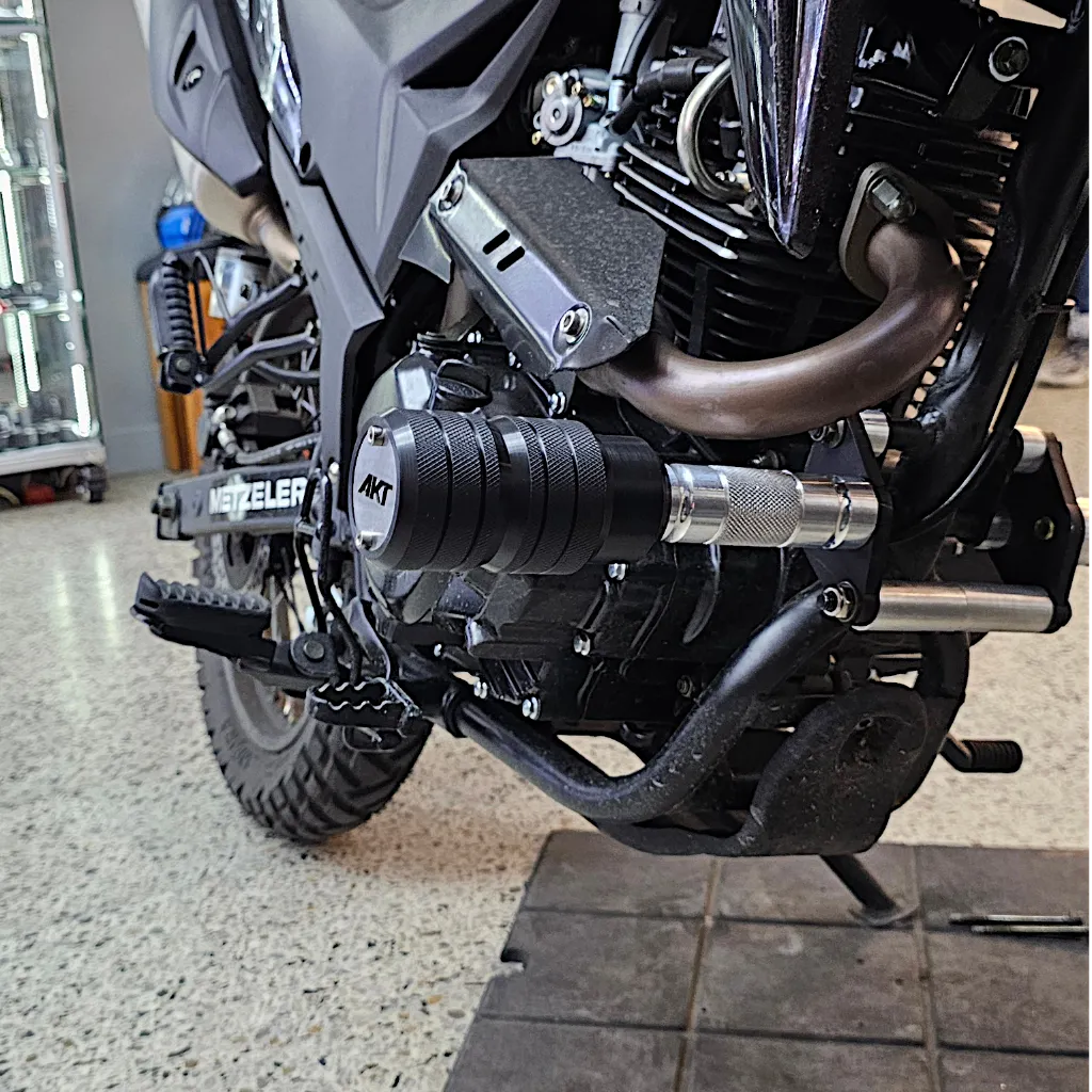SLIDERS ALTO IMPACTO AKT TTR - TTDS - TT 200 (2).webp