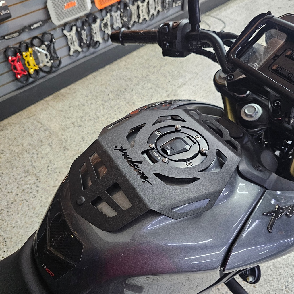 BASE TANK BAG TANQUE BAJAJ PULSAR N160/N250 (ACERO)