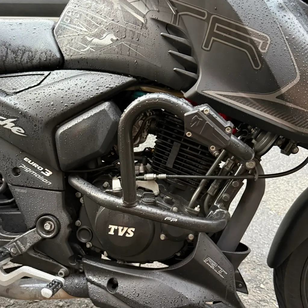 BARRA DE PROTECCIÓN CON SLIDER TVS APACHE 4V FP