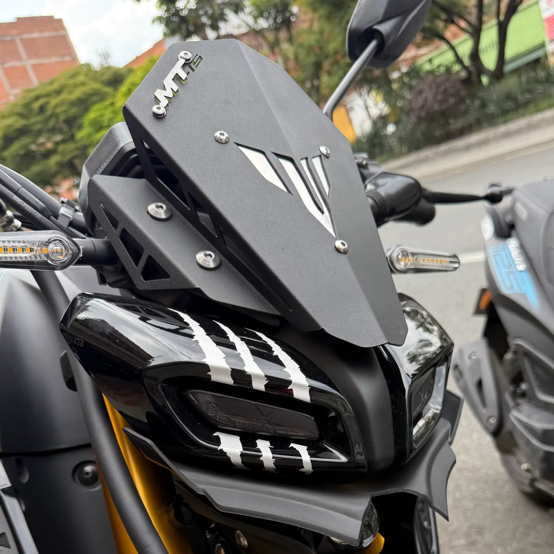 CUPULA YAMAHA MT-15 GRANDE (ACERO)