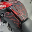 STOMPGRIPS SPECIAL TIPO LIJA SUZUKI VSTROM 250 SX - PROTECTOR DE TANQUE (COMPLETO)