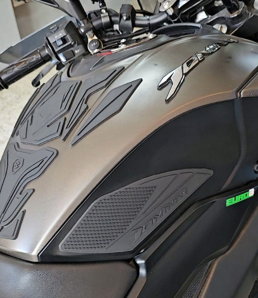 [979B] STOMPGRIPS SPECIAL EDITION BAJAJ DOMINAR 250/400 UG - PROTECTOR DE TANQUE (COMPLETO) (Negro)