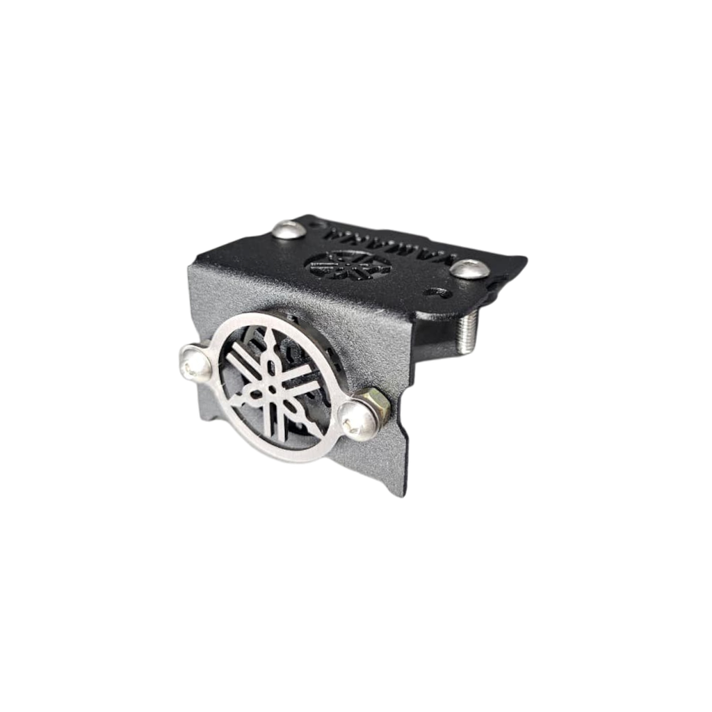 PROTECTOR DE BOMBA FRENO DELANTERO YAMAHA UNIVERSAL (ACERO)