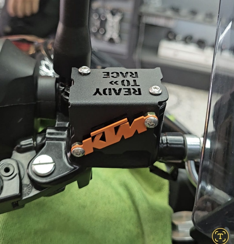 PROTECTOR DE BOMBA FRENO DELANTERO KTM DUKE G1 - NG (ACERO)