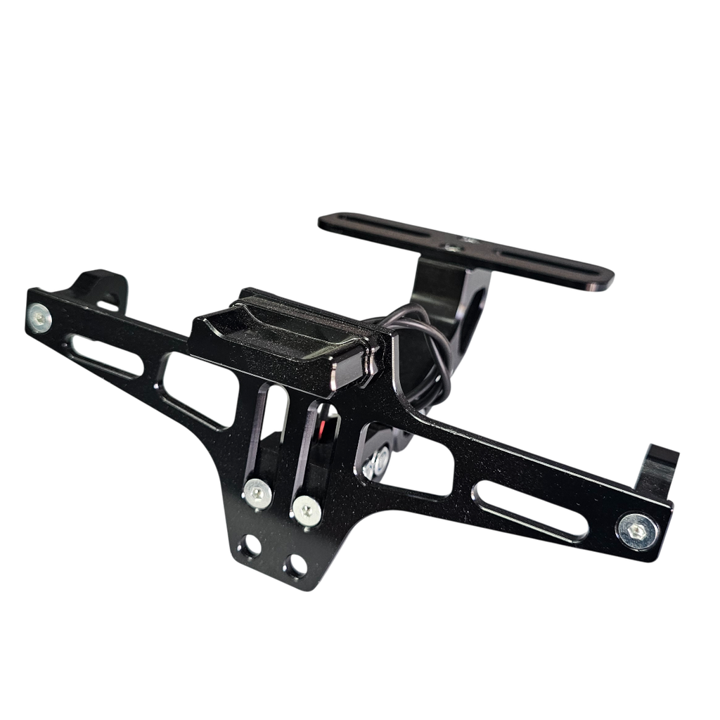 [1152] FENDER ELIMINATOR UNIVERSAL EN ALUMINIO CON LUZ DE PLACA (Negro)