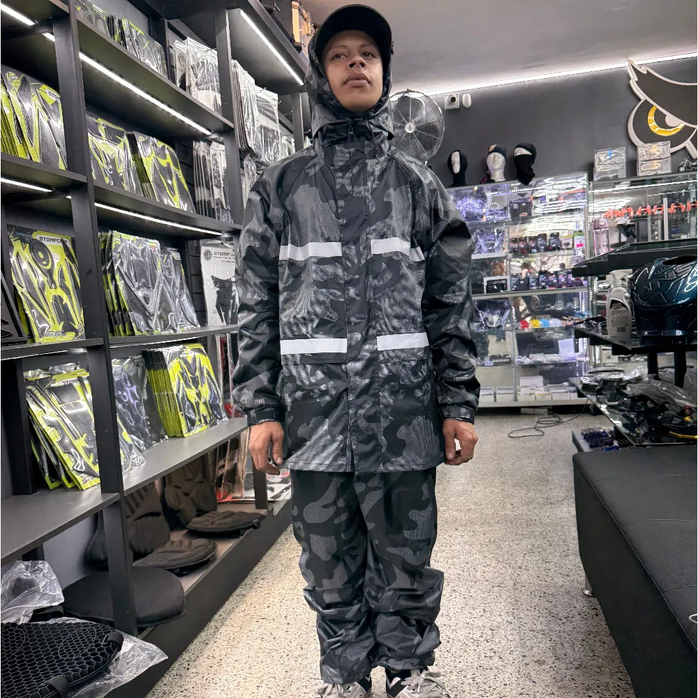[ICMLX001] IMPERMEABLE CAMUFLADO (L)