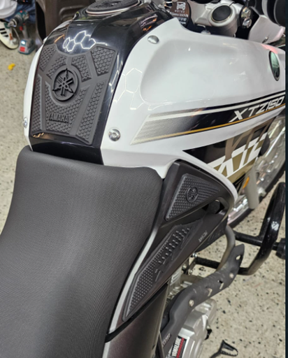STOMPGRIPS 3D YAMAHA XTZ 150/250 ABS - PROTECTOR DE TANQUE (COMPLETO)