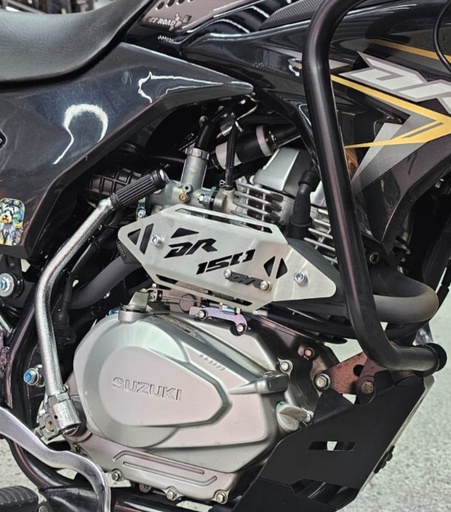 PROTECTOR CURVA DE EXOSTO SUZUKI DR 150 - LAMINA EN ACERO