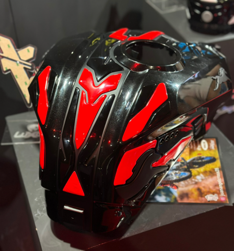 STOMPGRIPS LUXUS TVS APACHE 4V _ NG - PROTECTOR DE TANQUE (COMPLETO)