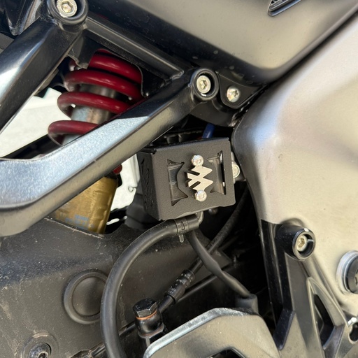 PROTECTOR DE BOMBA FRENO TRASERO BAJAJ PULSAR N - NS 400Z (ACERO)