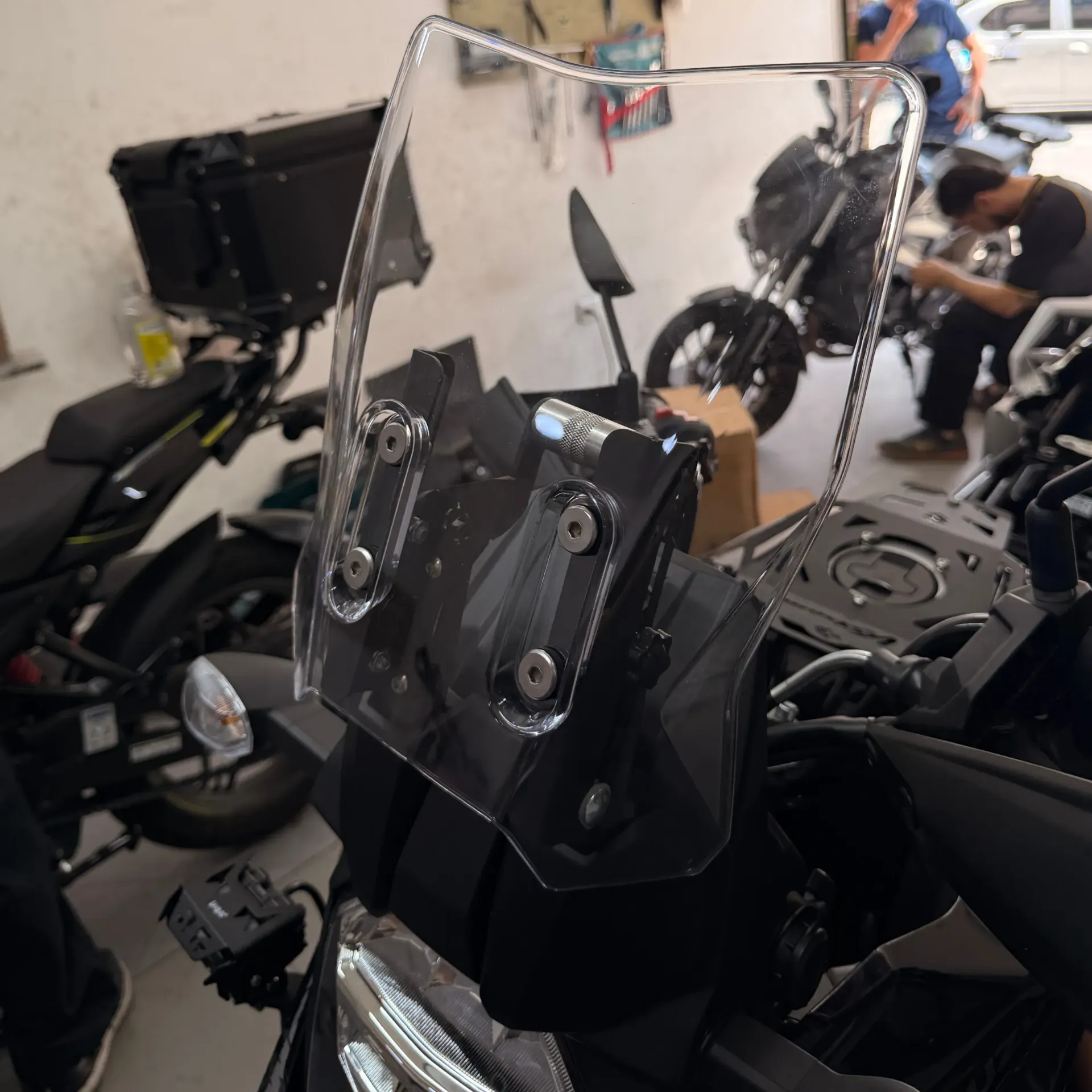 ELEVADOR O EXTENSOR DE CÚPULA + SOPORTE GPS SUZUKI VSTROM 250 SX