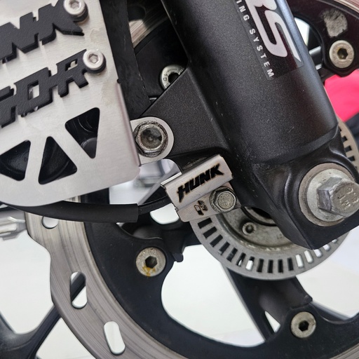 PROTECTOR PARA SENSOR DE ABS HERO HUNK 160 (ACERO)
