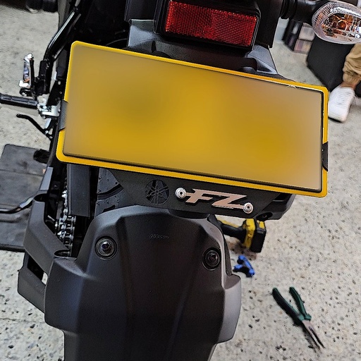 PORTA PLACA YAMAHA FZ (ACERO)