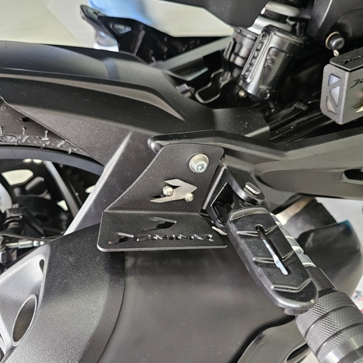 PROTECTOR TACÓN BAJAJ DOMINAR 250/400 UG (ACERO)