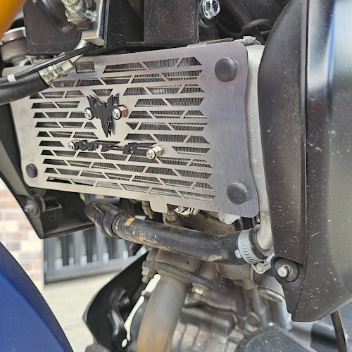 PROTECTOR DE RADIADOR YAMAHA MT-15 (ACERO)