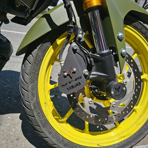 PROTECTOR DE CALIPER YAMAHA MT-15 (ACERO)