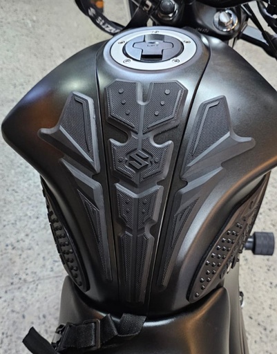 STOMPGRIPS 3D SUZUKI GIXXER FI/SF - PROTECTOR DE TANQUE (CENTRAL)